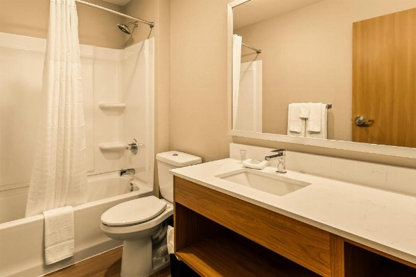 LivAway Suites Salt Lake City- Draper image 9